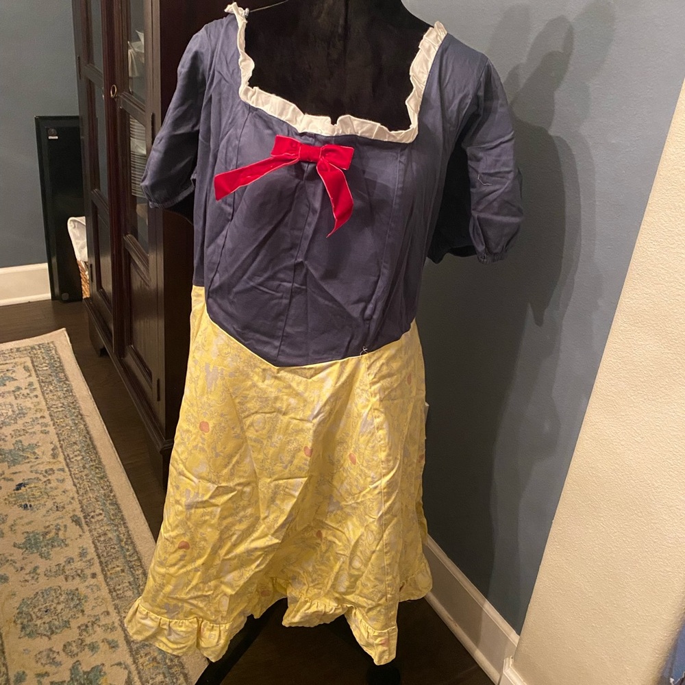 Hot Topic Snow White Dress Size 3x